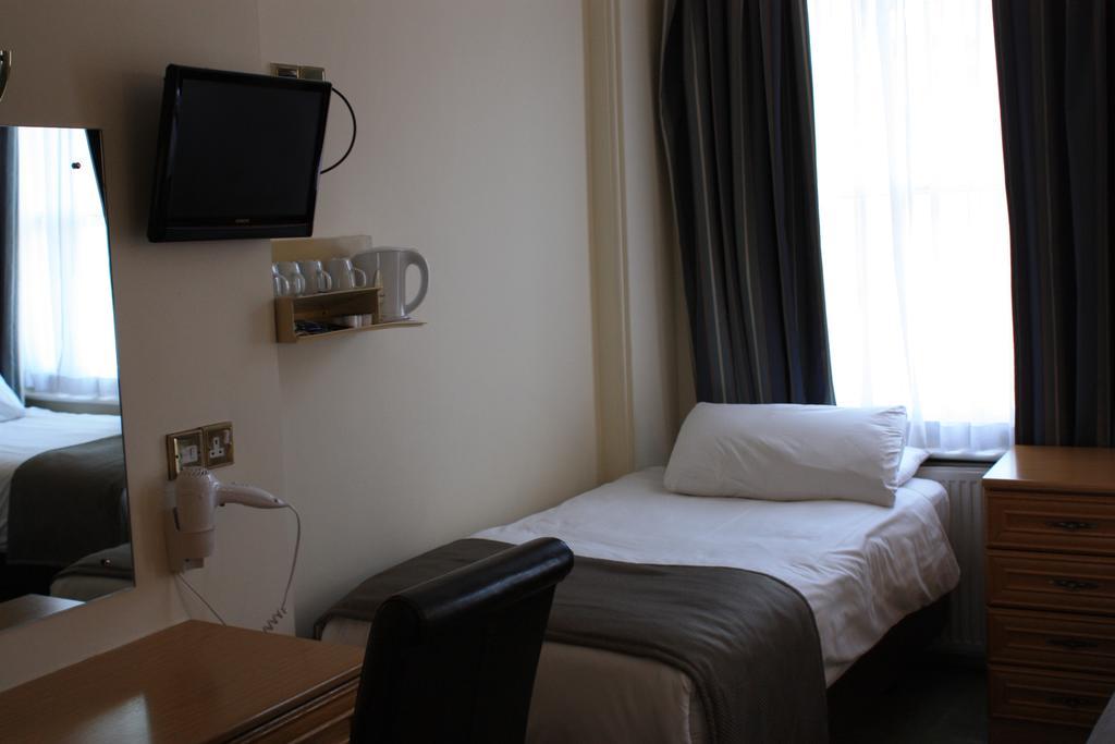 Bed & Breakfast Regency Westend 3*