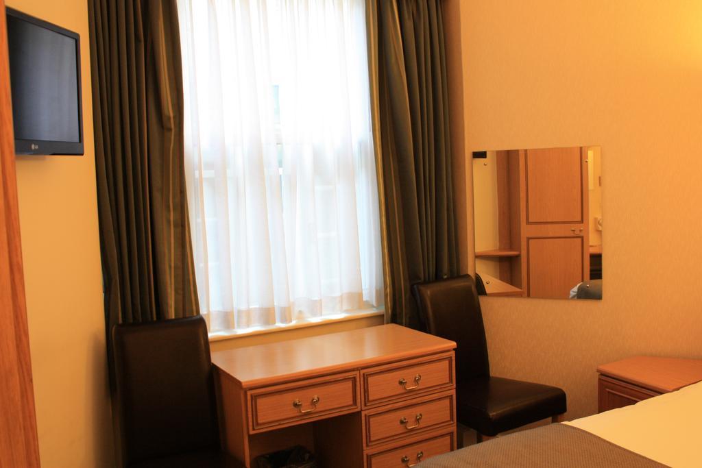 Regency Westend Bed & Breakfast