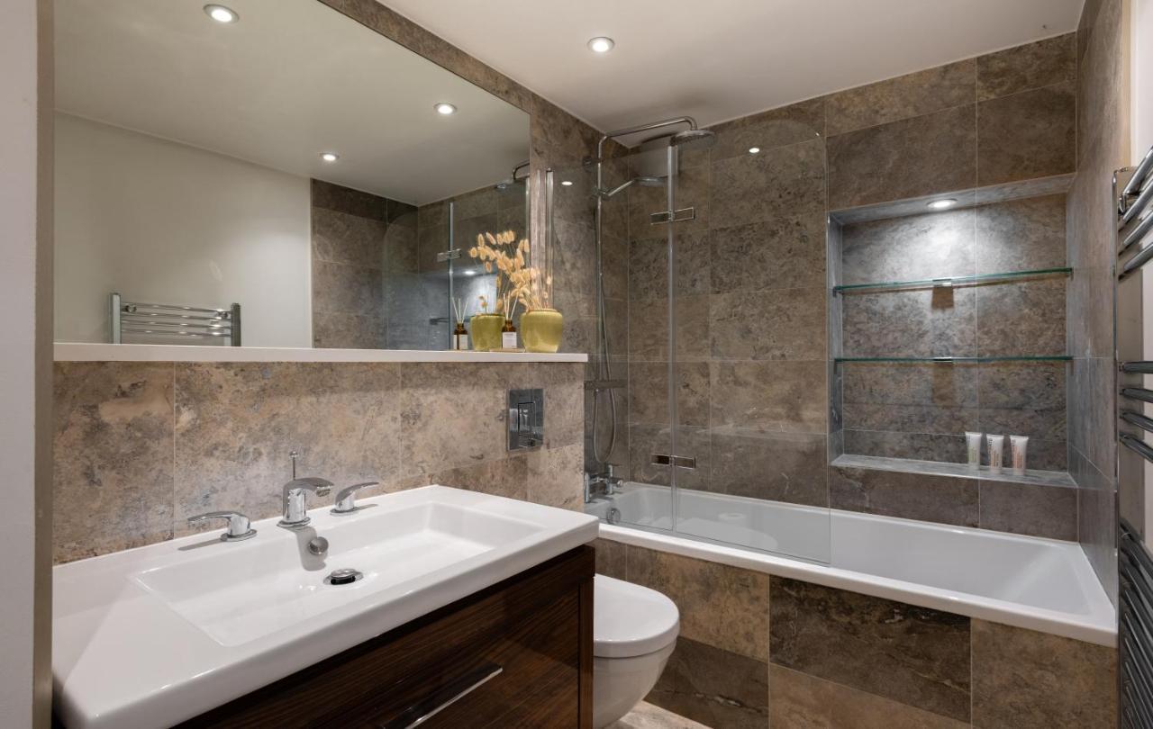 The Heart Of Shepherds Bush - Modern 2bdr With Garden London