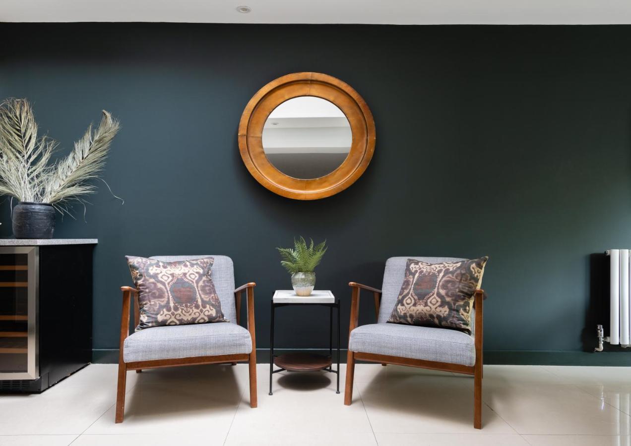 The Heart Of Shepherds Bush - Modern 2bdr With Garden Apartment *