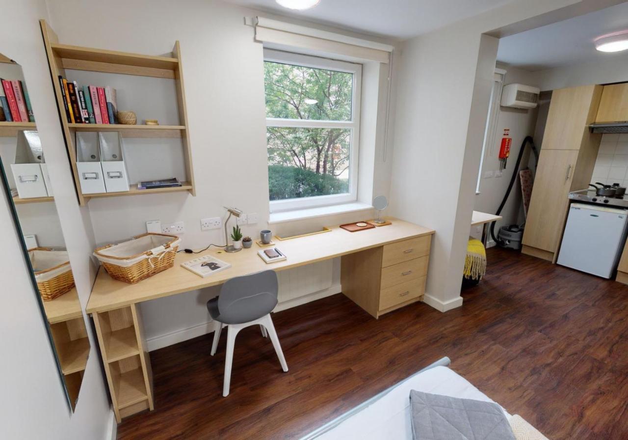 Apartamento Private Bedrooms With Shared Kitchen And At Iq Tufnell House In Londres