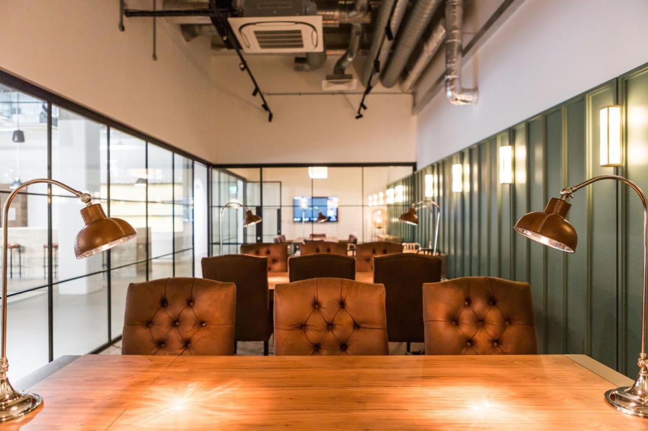 Contemporary At Chapter White In * London