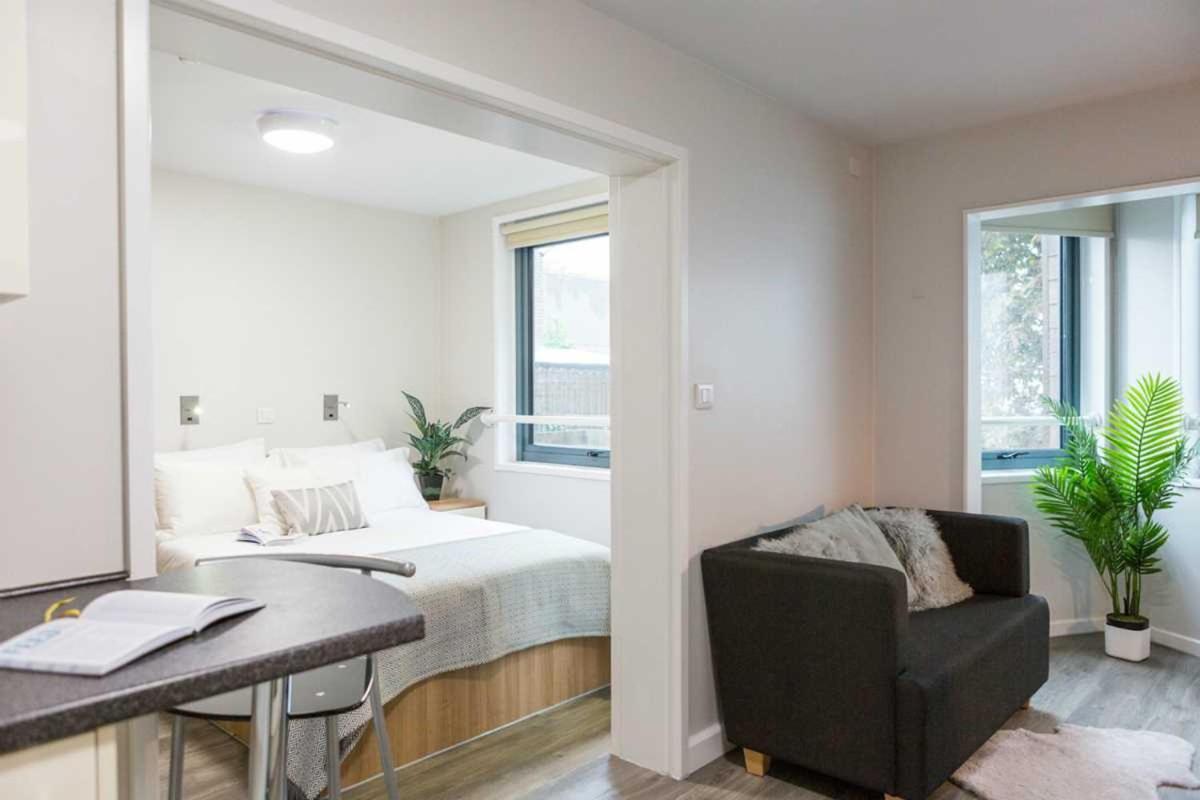 Apartment Modern And Private Bedrooms With Shared Kitchen At Chapter Islington In For Students Only