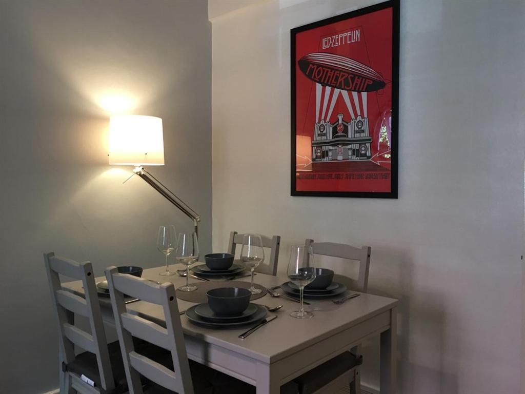 Apartment Marble Effra Court London
