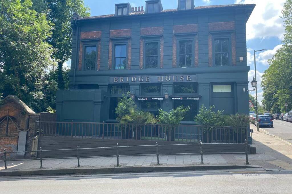 Penge West Retreat * London