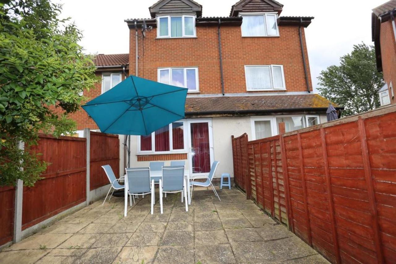 Beautiful 3 Beds House West Thamesmead London Holiday home London
