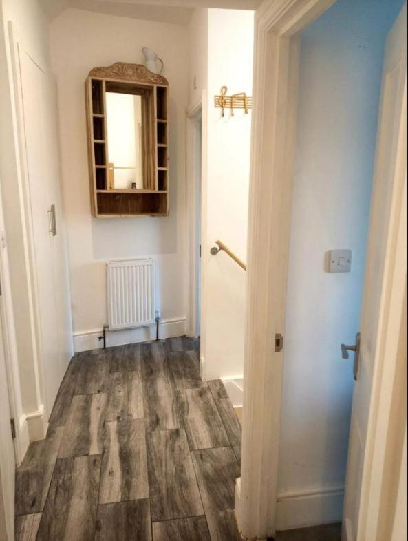 Apartment Stylish 2-bed Flat, Quick Access To Sights London