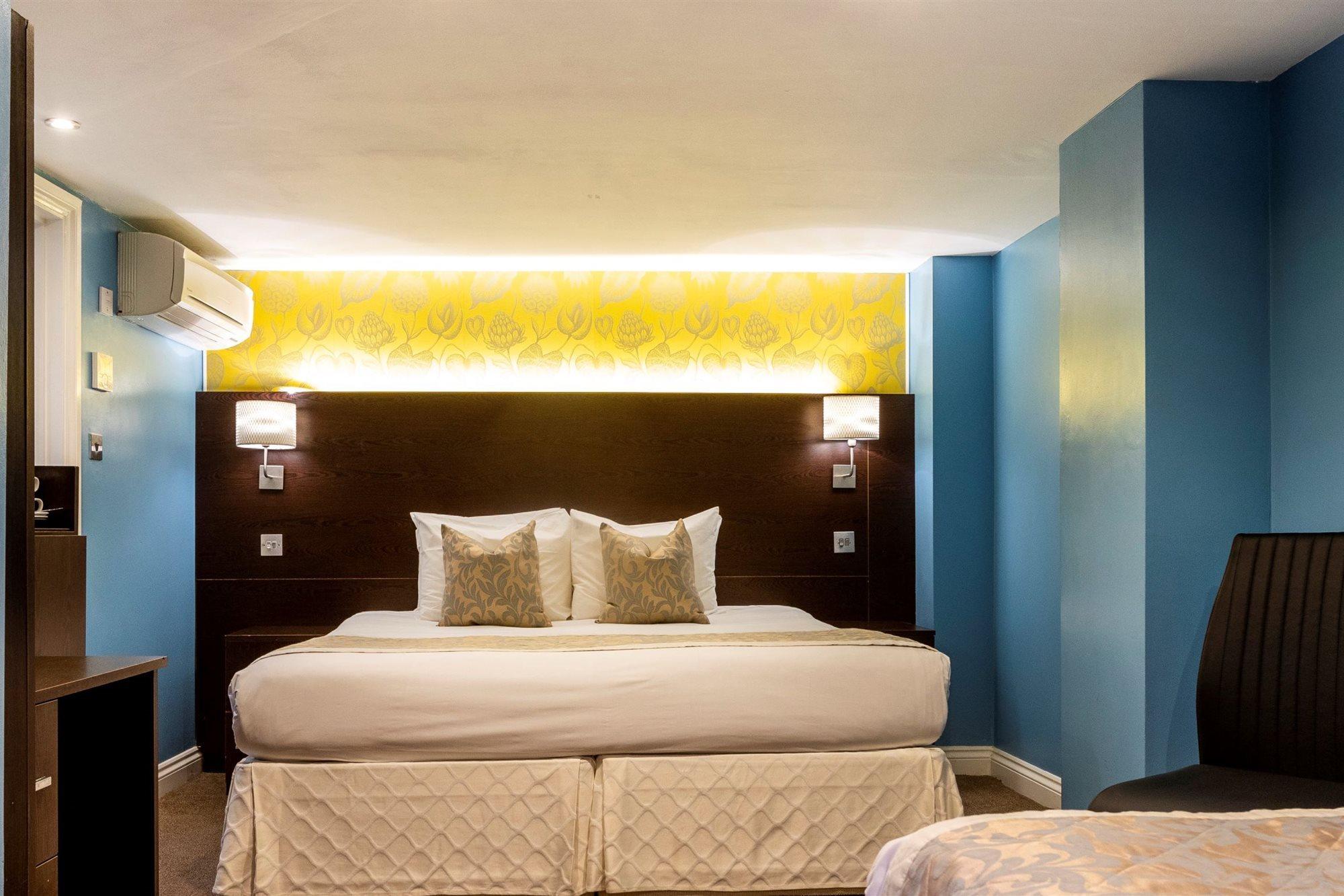 Shepherds Bush 4*