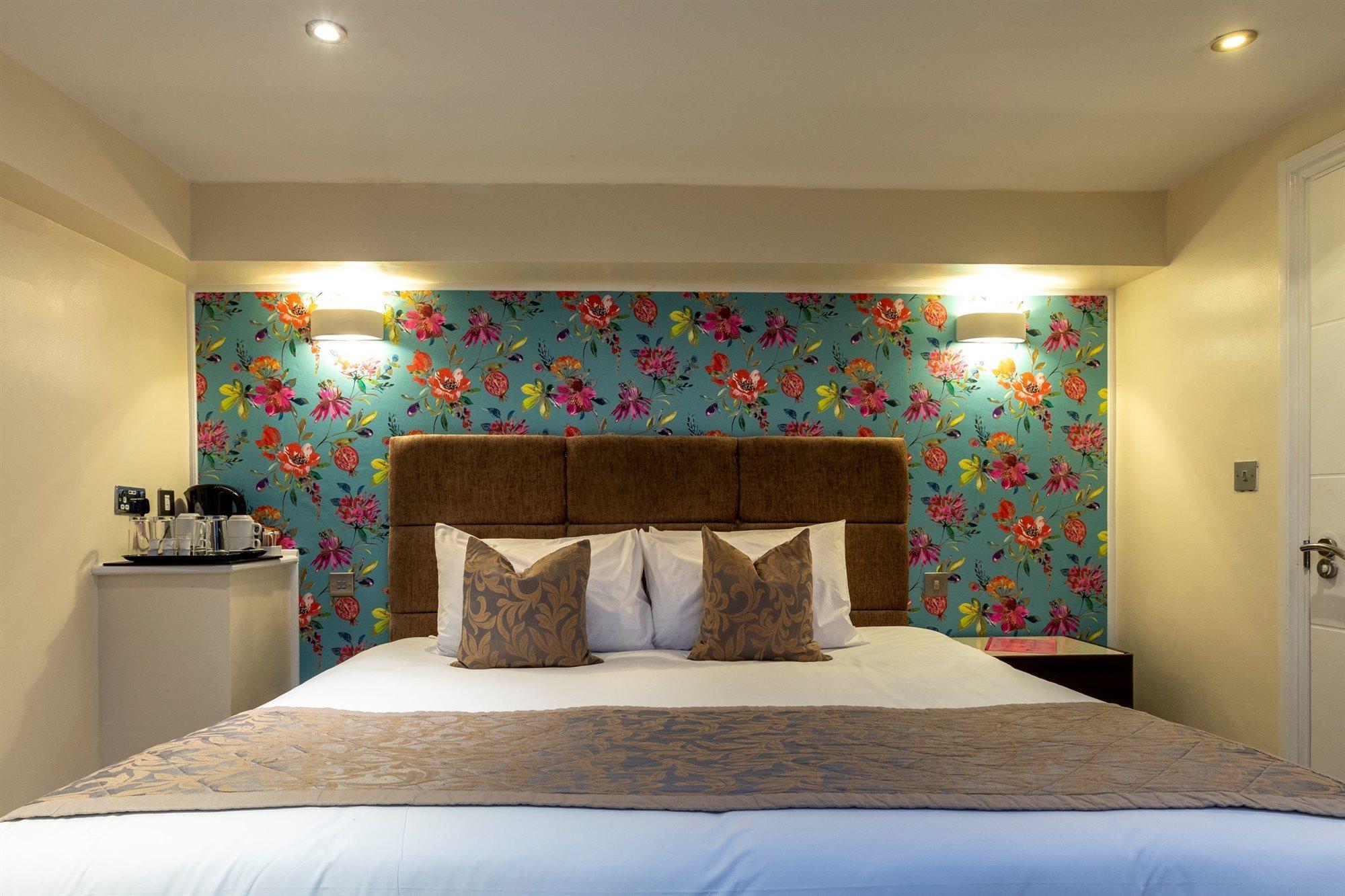 Hotel Shepherds Bush 4*