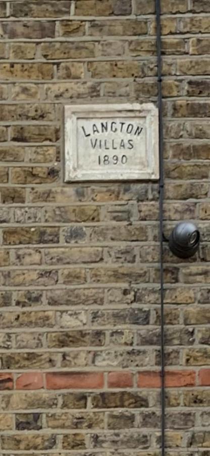 35 Mins To London. 3 Bedrooms. 2 Bathrooms With Garden Vakantiehuis Londen