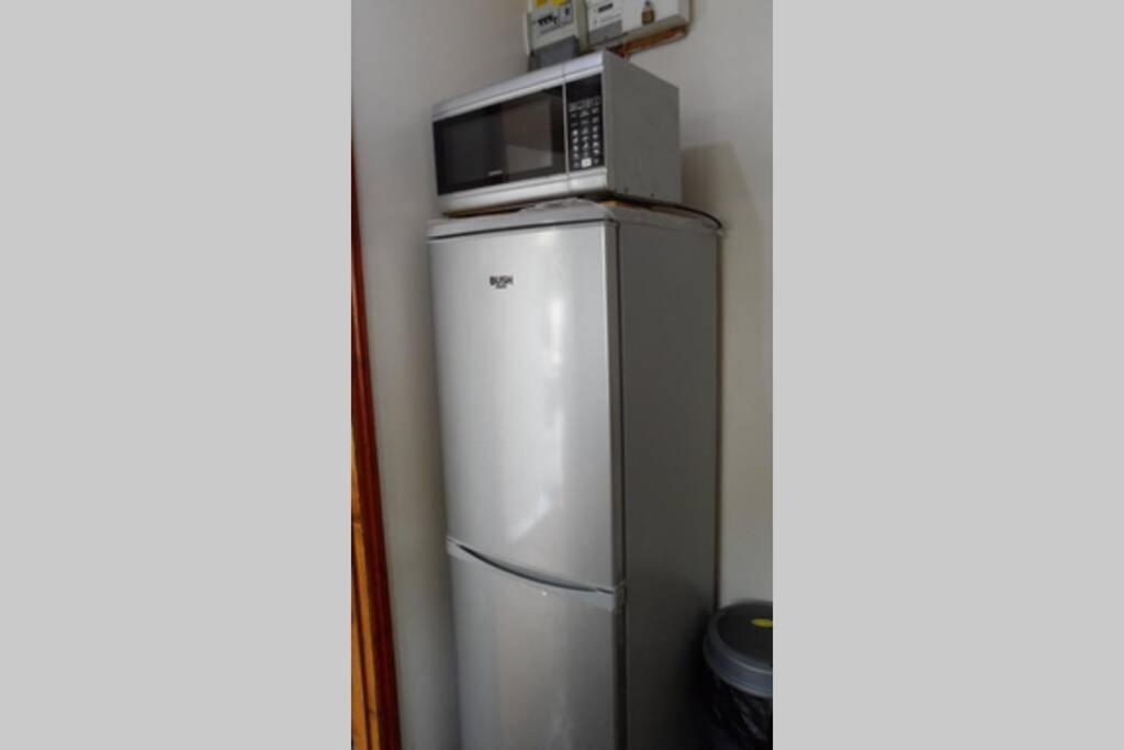 Bubblesbnb- Lovely 1 Bedroom Studio Flat Apartment *