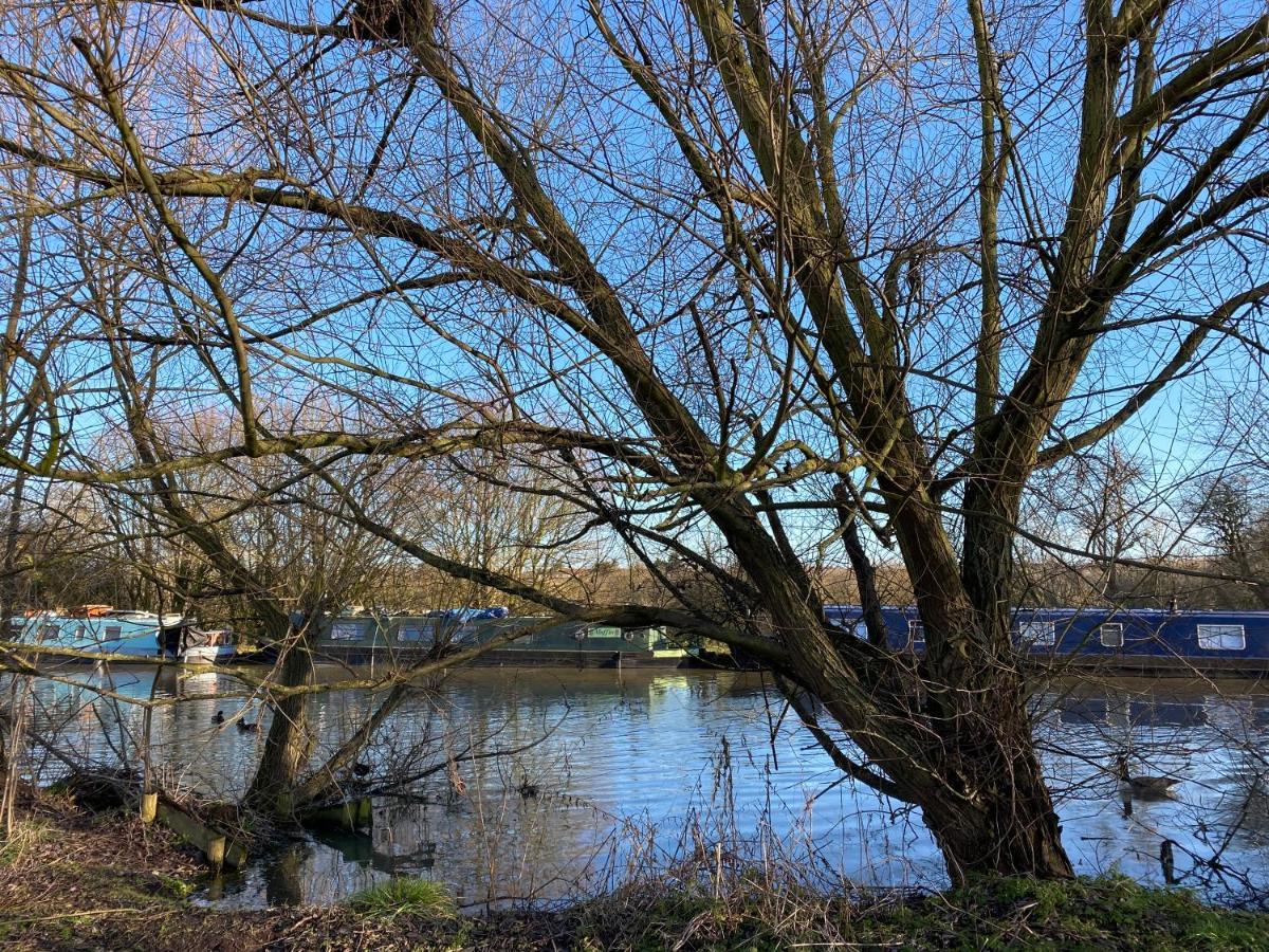 35 Mins To London. 3 Bedrooms. 2 Bathrooms With Garden Vakantiehuis