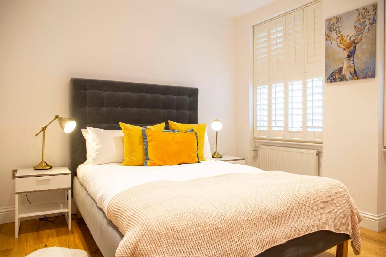 Bright Chelsea Garden Nest Apartment