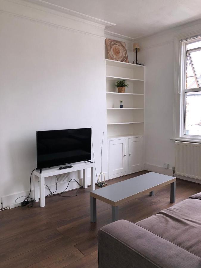 Appartement Pleasant Two Bed-Room Flat Near Portobello Market Londen