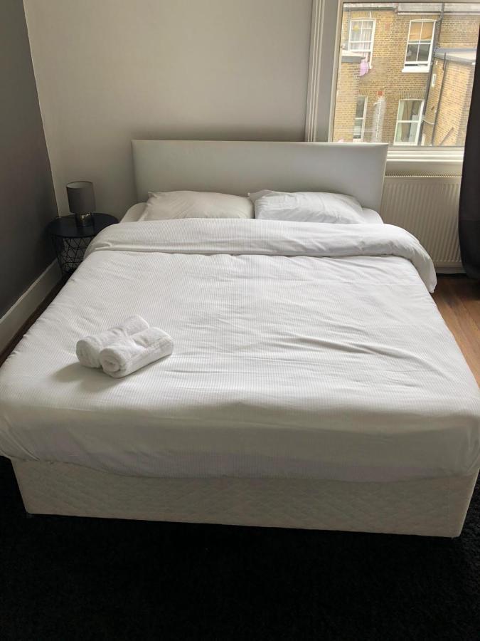 Pleasant Two Bed-Room Flat Near Portobello Market * Londen