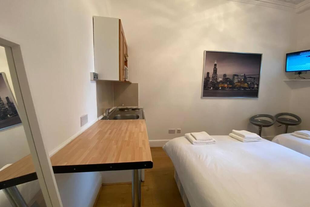 Apartment F6-comfy Ground Flr Fits 4- Near Paddington London