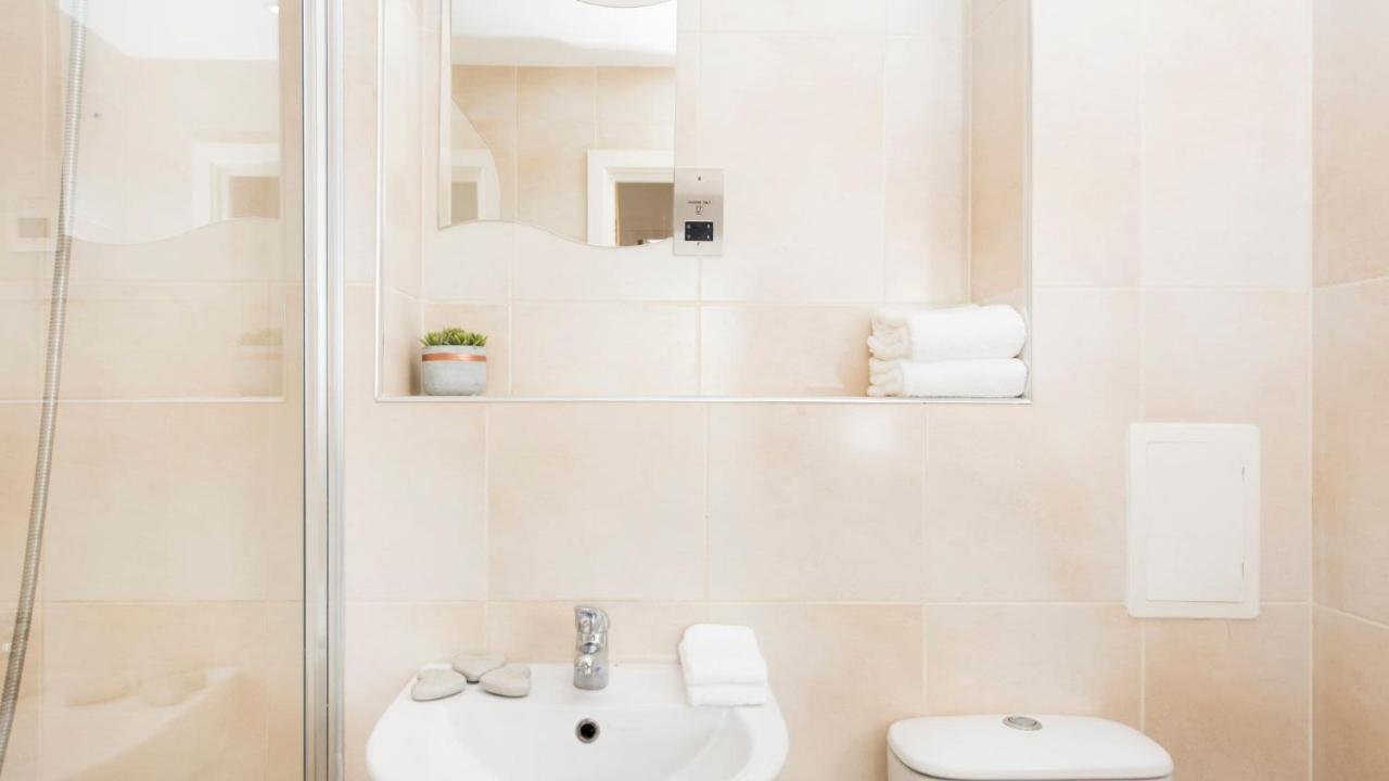 3 Bedroom Apartment in Stratford Appartement Londen