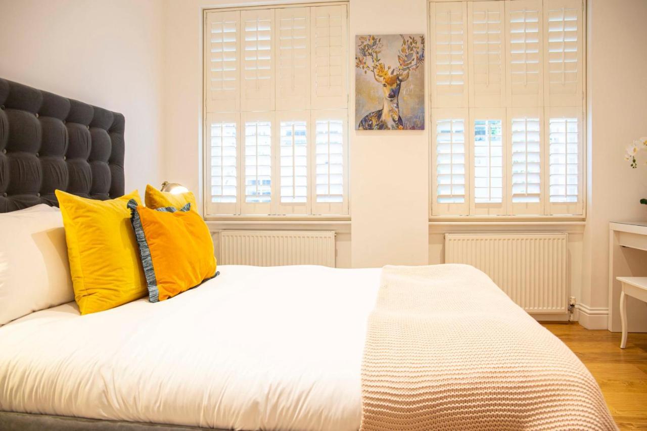 Bright Chelsea Garden Nest * London