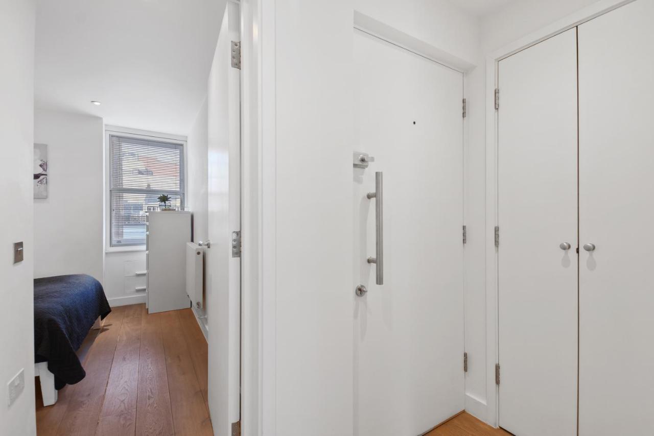 Apartment Berwick Street by Q Apartments London
