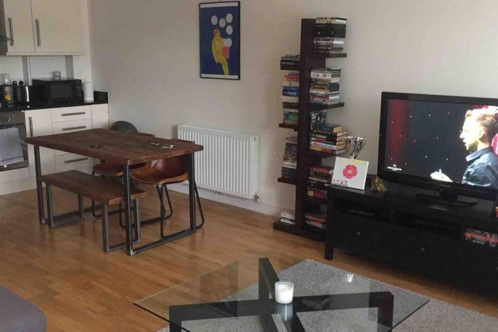 Charming Flat In Golders Green With Parking Space London
