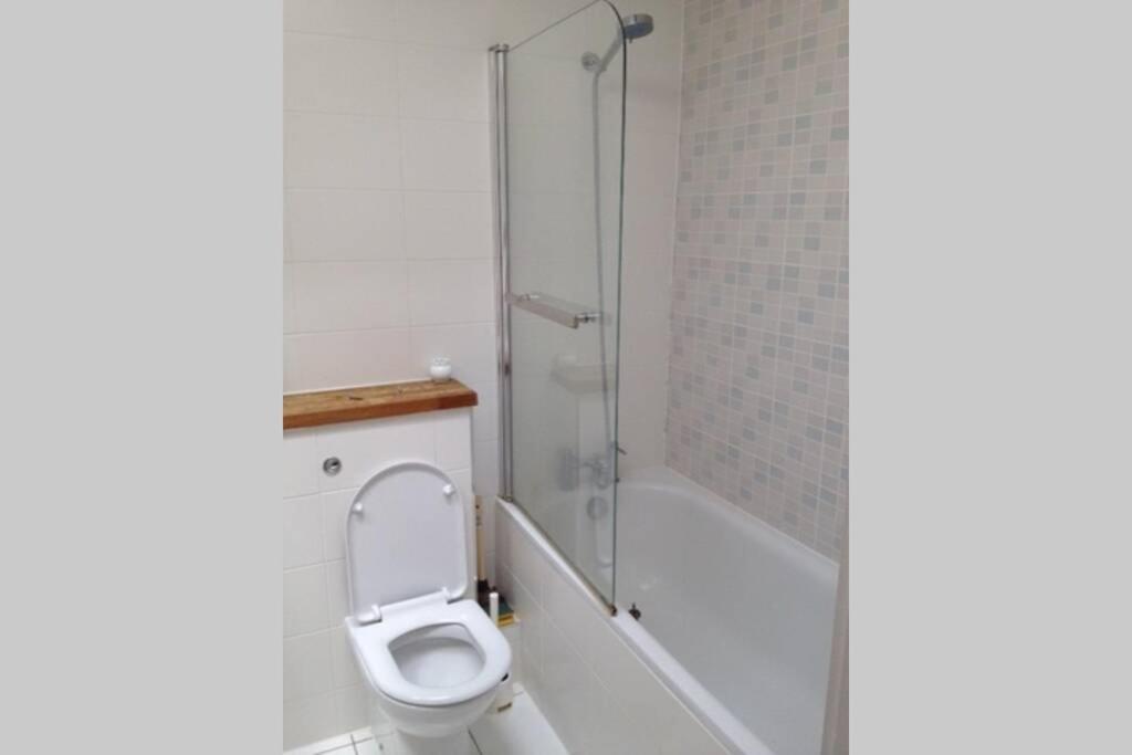 Apartment Charming Flat In Golders Green With Parking Space London