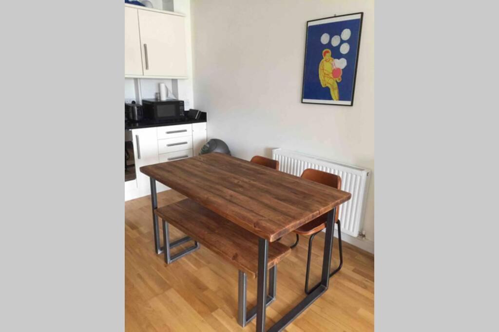 Charming Flat In Golders Green With Parking Space *