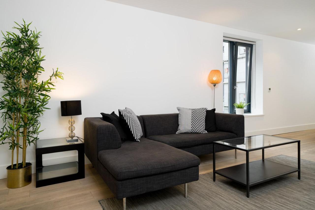 New! Luxury! 2Bedr/3 Beds/2,5Bath! Covent Garden ! Apartment *