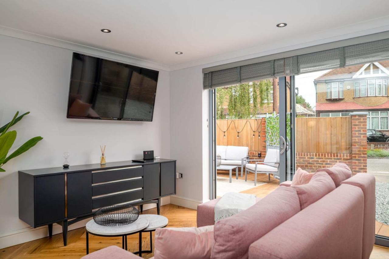 Guestready - Unique Near Wimbledon With Gorgeous Deck And Parking Vakantiehuis *