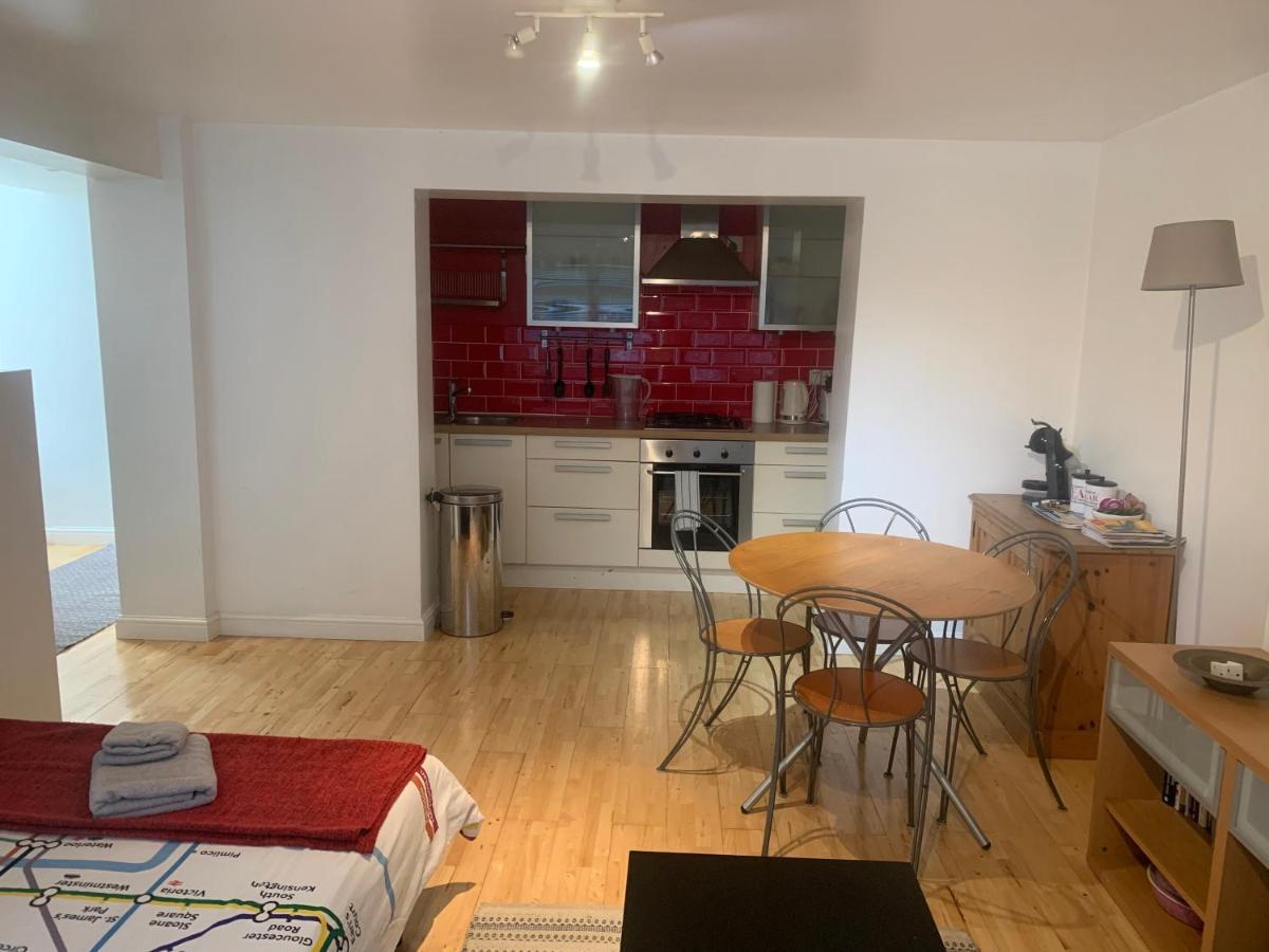 Cozy 1 Bedroom Basement Flat * London