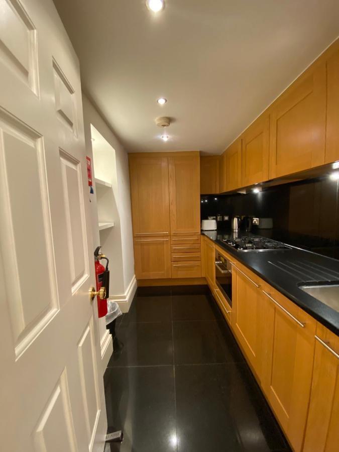 Kll Management- Hydepark Place Apartment