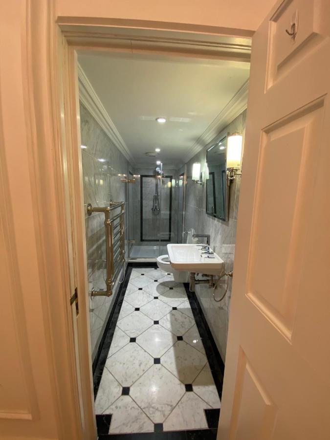 Kll Management- Hydepark Place *