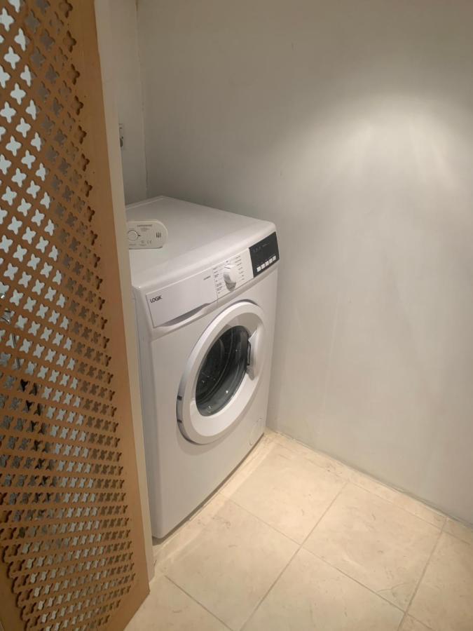 Leilighet Cozy 1 Bedroom Basement Flat