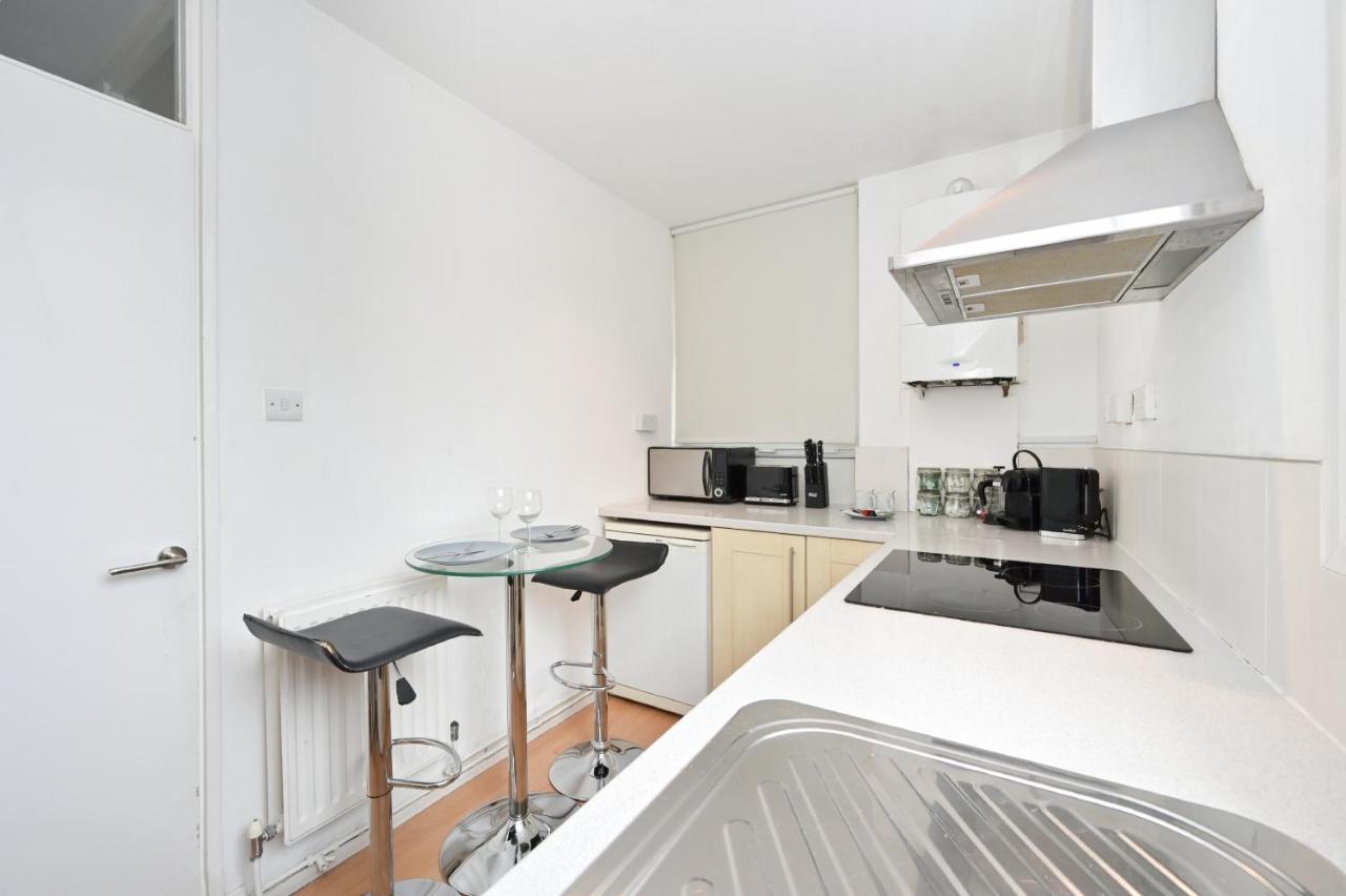 - Great Portland St, Regents Pk, Euston * Londen