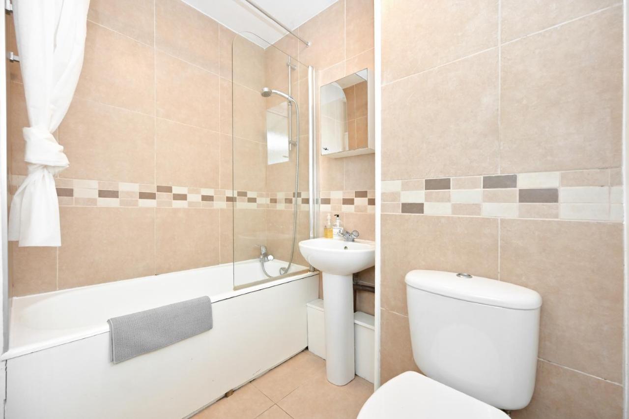 - Great Portland St, Regents Pk, Euston