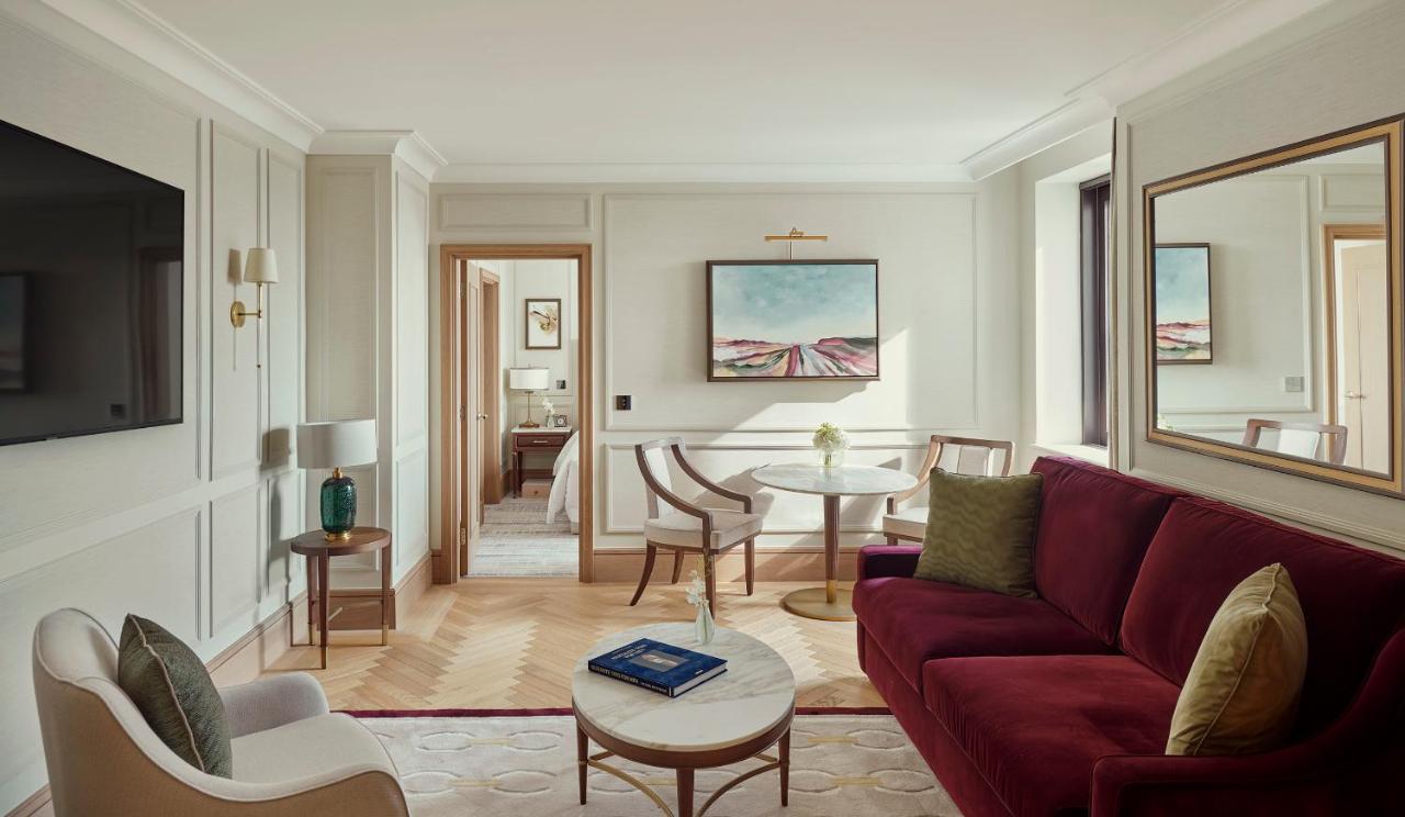 Jumeirah Carlton Tower Hotel