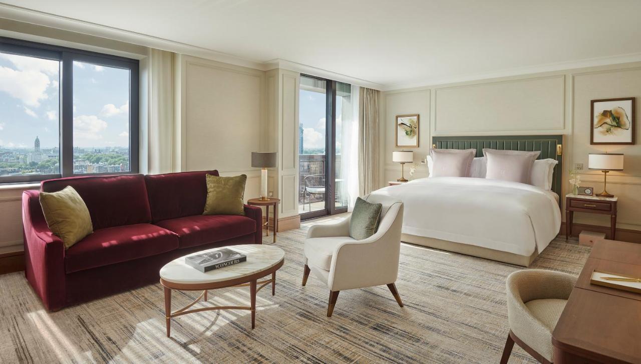 Jumeirah Carlton Tower Hotel