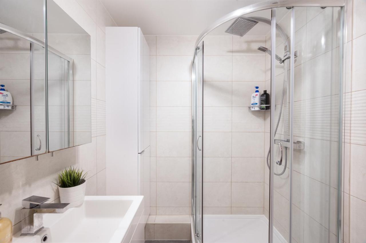 Riverside Balcony Apartments, 10 Minutes From Oxford Circus *