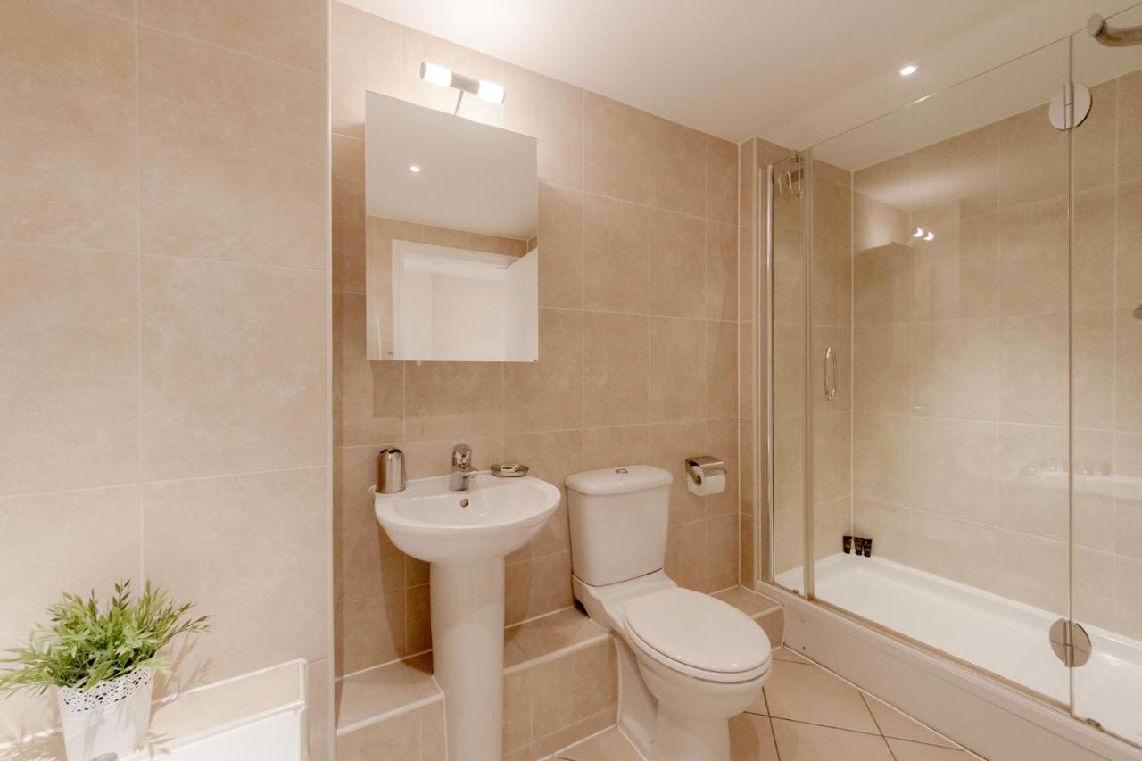 Roomspace Serviced - The Courtyard *