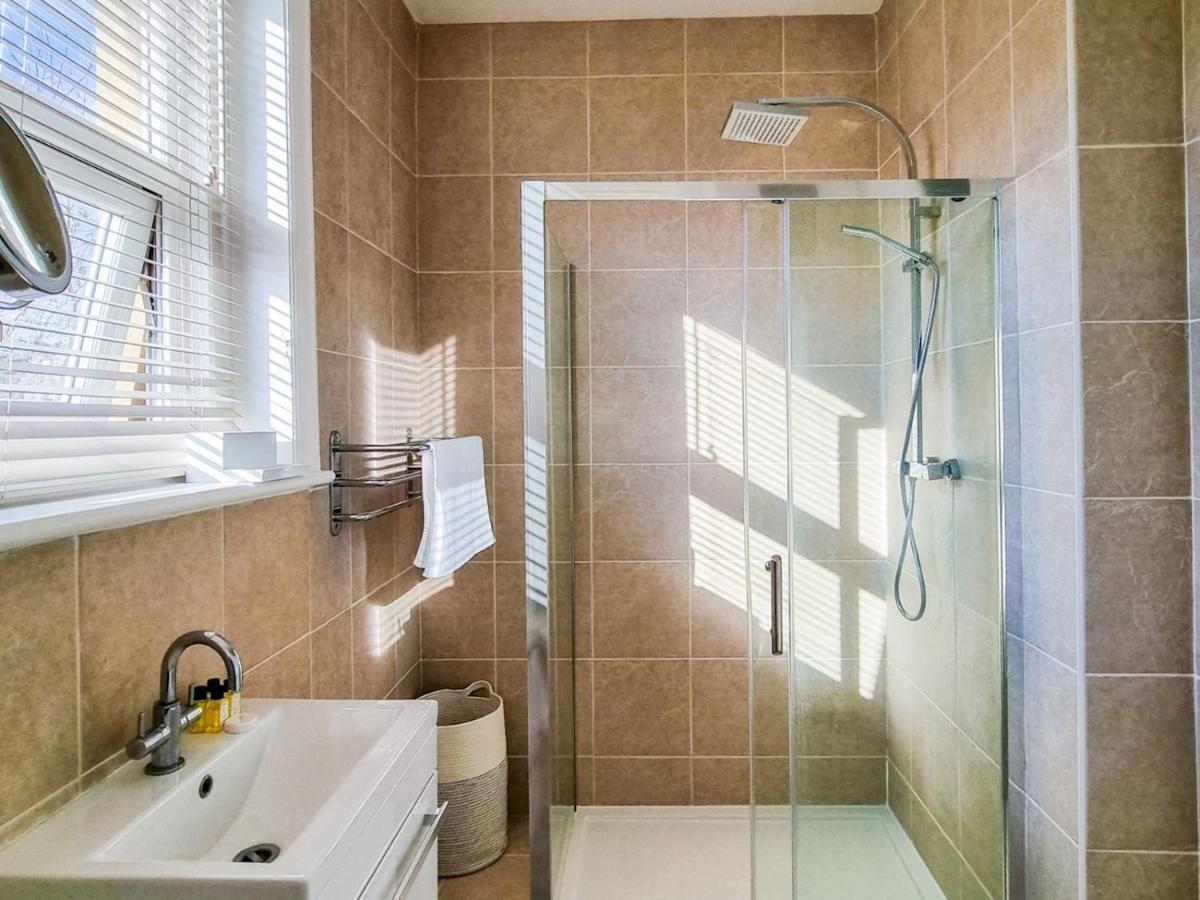 Pass The Keys Wimbledon Hideaway Apartment London