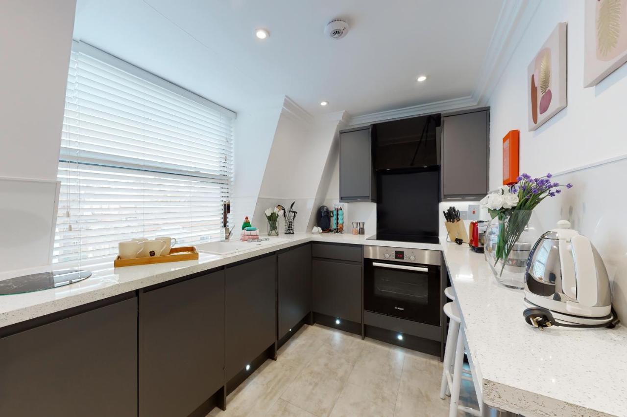 Apartment In Bond Street