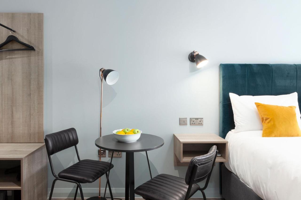 Aptel East 3* London
