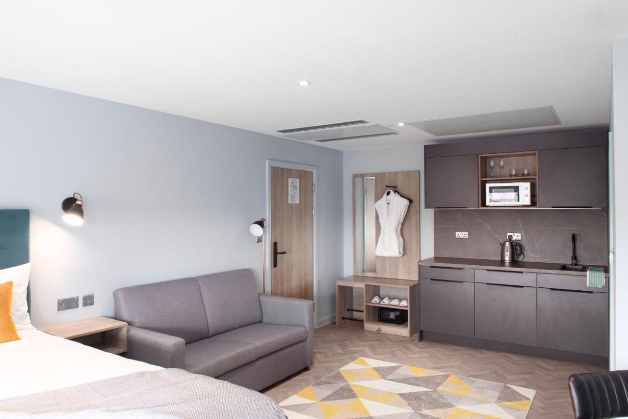 Aptel East Aparthotel 3*