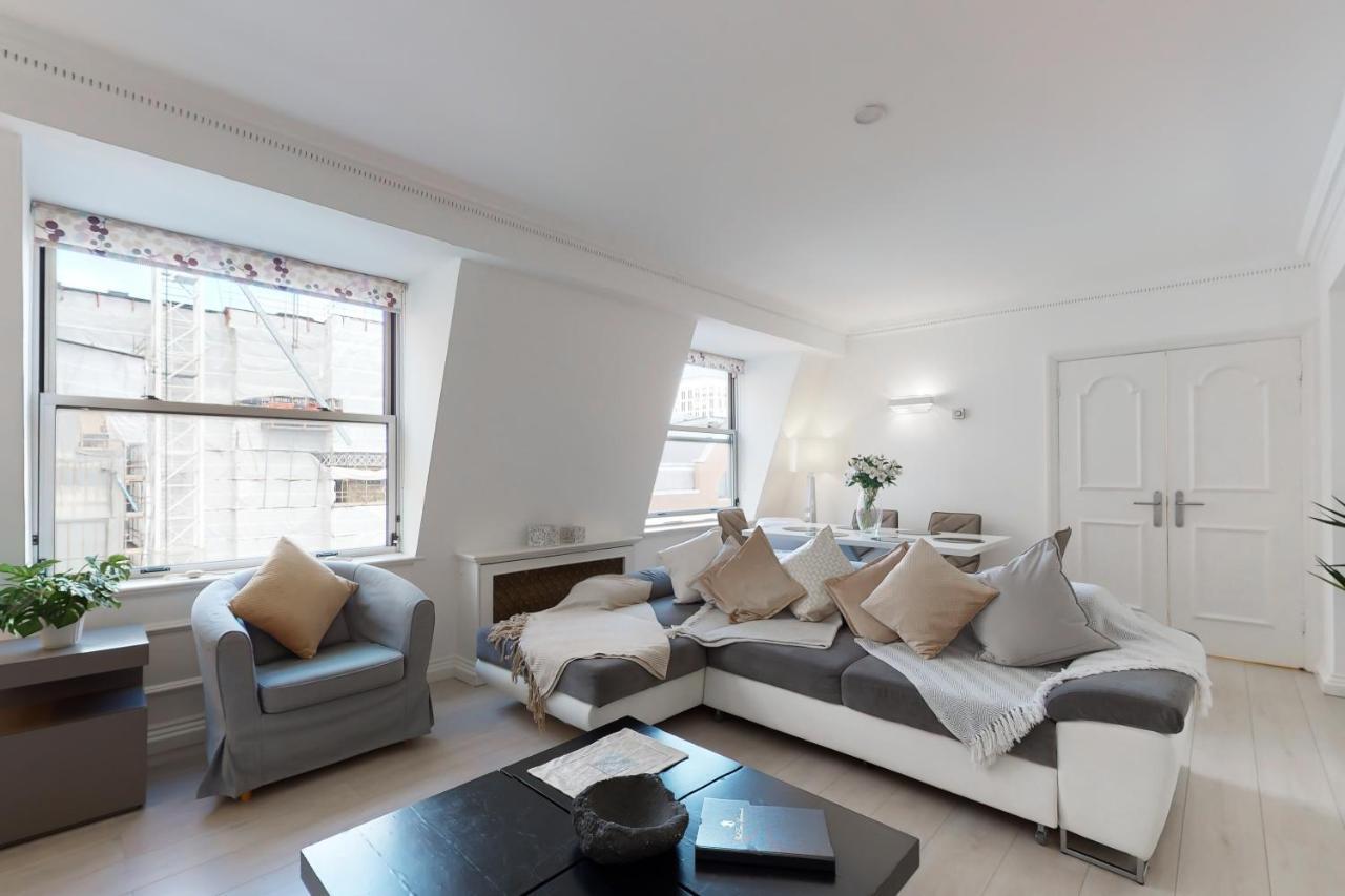 Apartment In Bond Street *