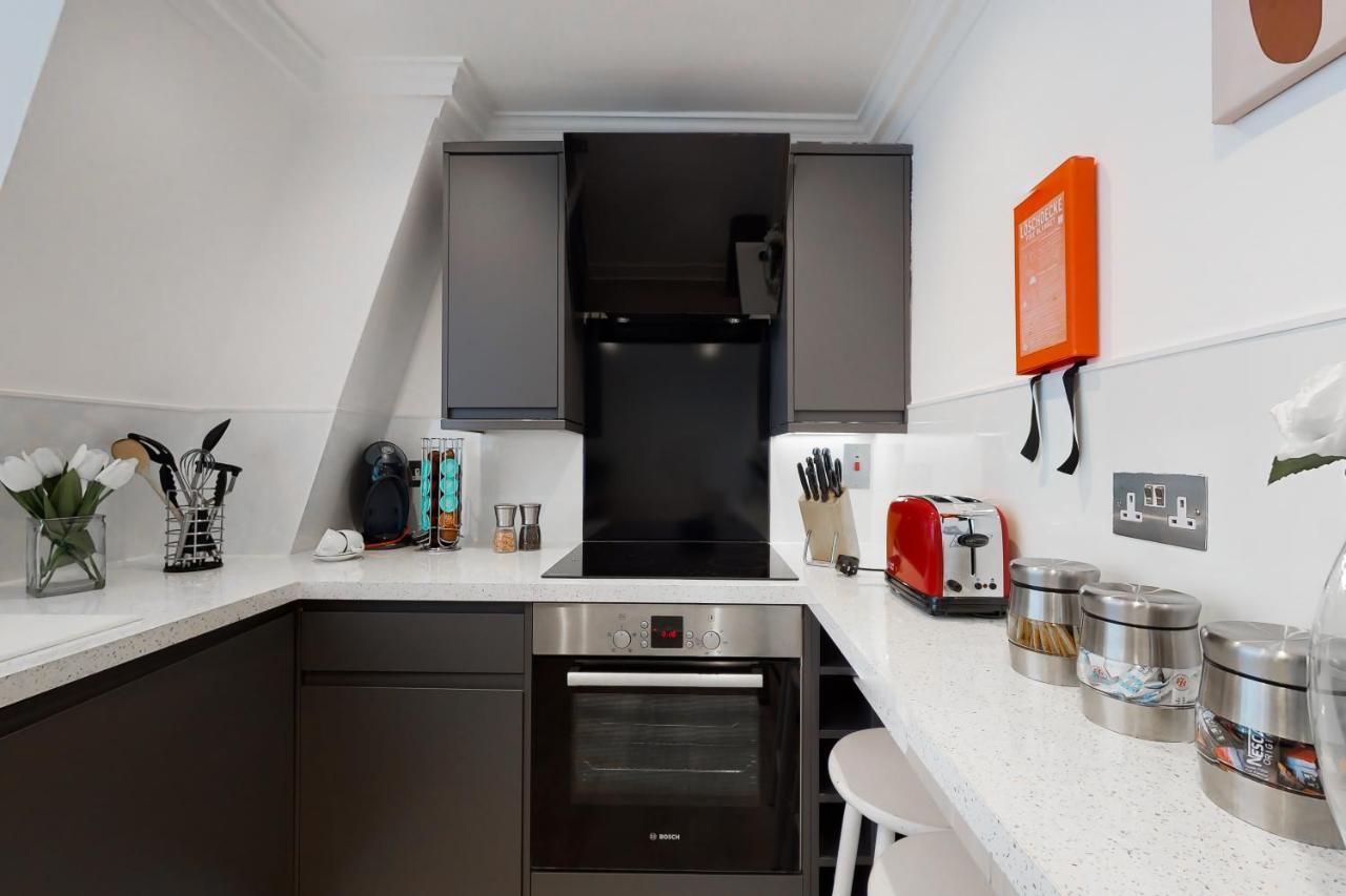 In Bond Street Apartment *