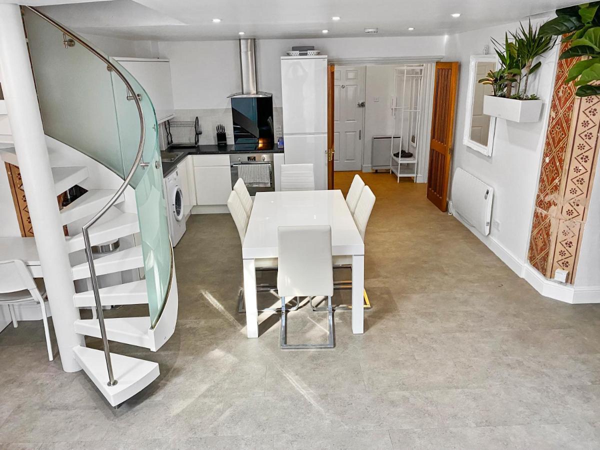 Rare Church Converted 1-bed In *