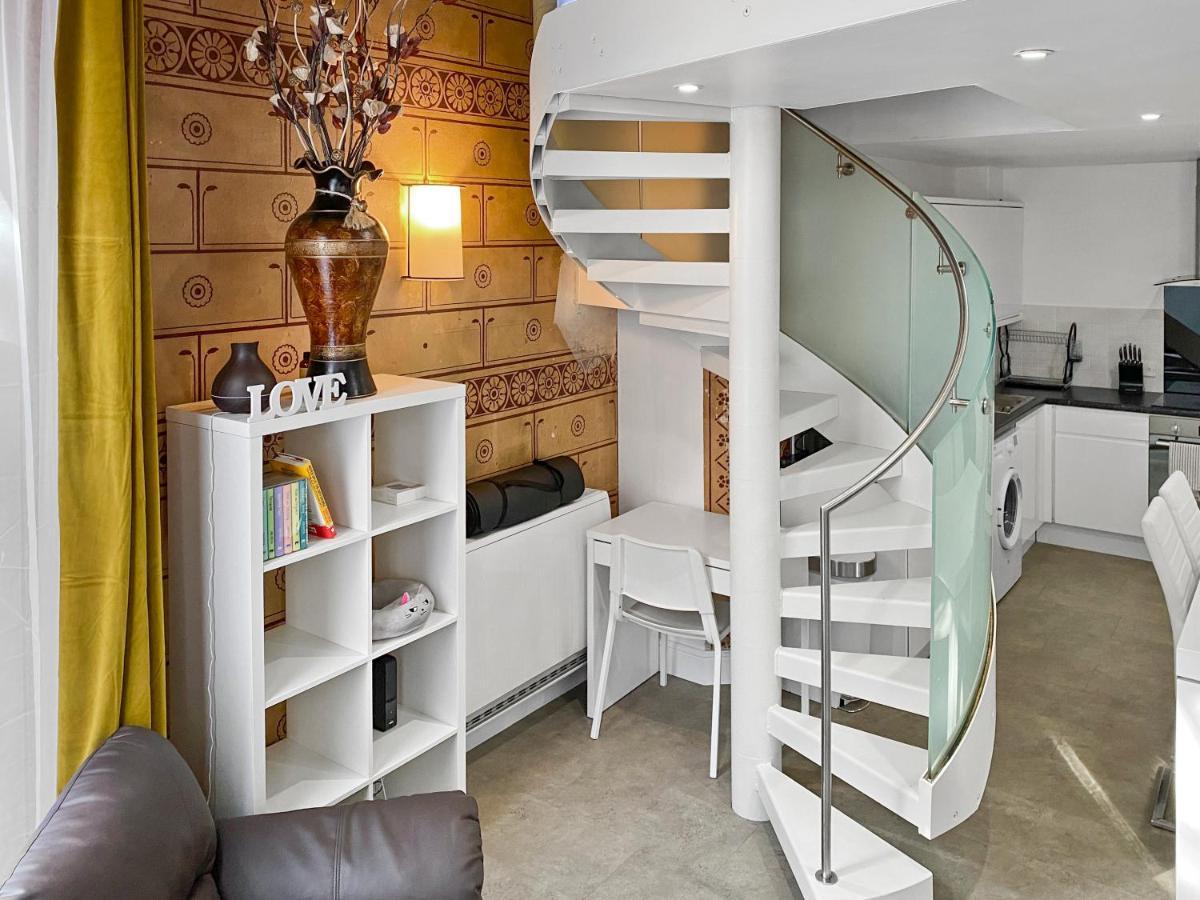 Rare Church Converted 1-bed In Apartment London