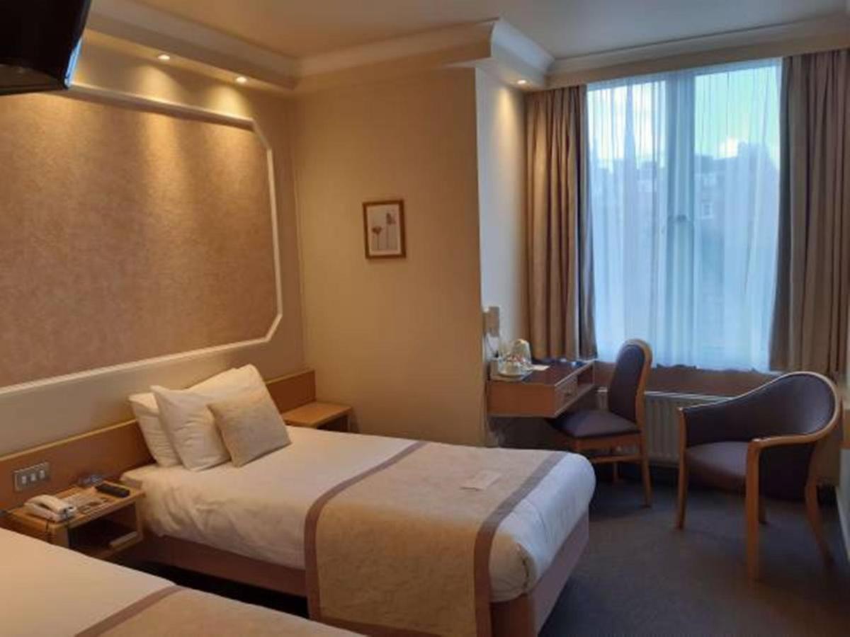 Lancaster Hall Hotel