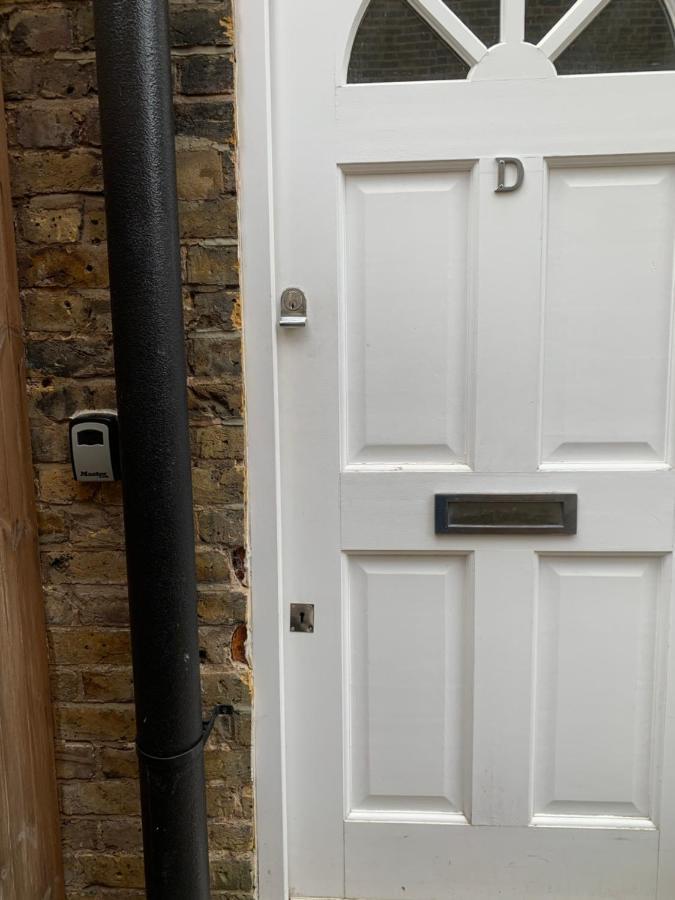 Cozy 1 Bedroom Basement Flat