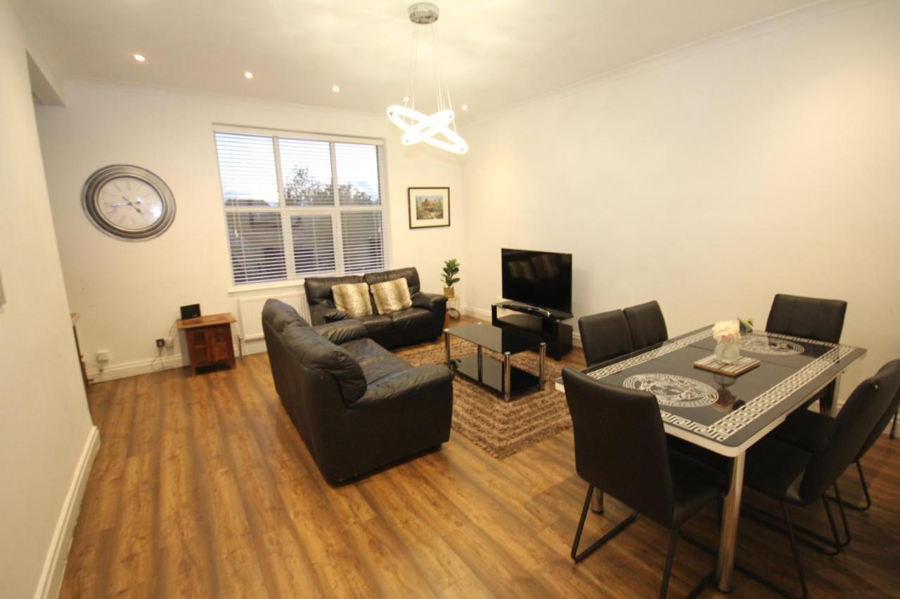 Apartment Great West Road Flat C London