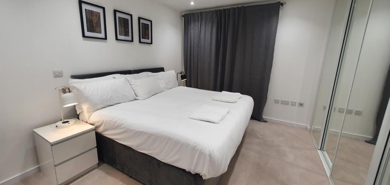 Garland Modern 3 Bedroom House Westfield - Stratford Leilighet London